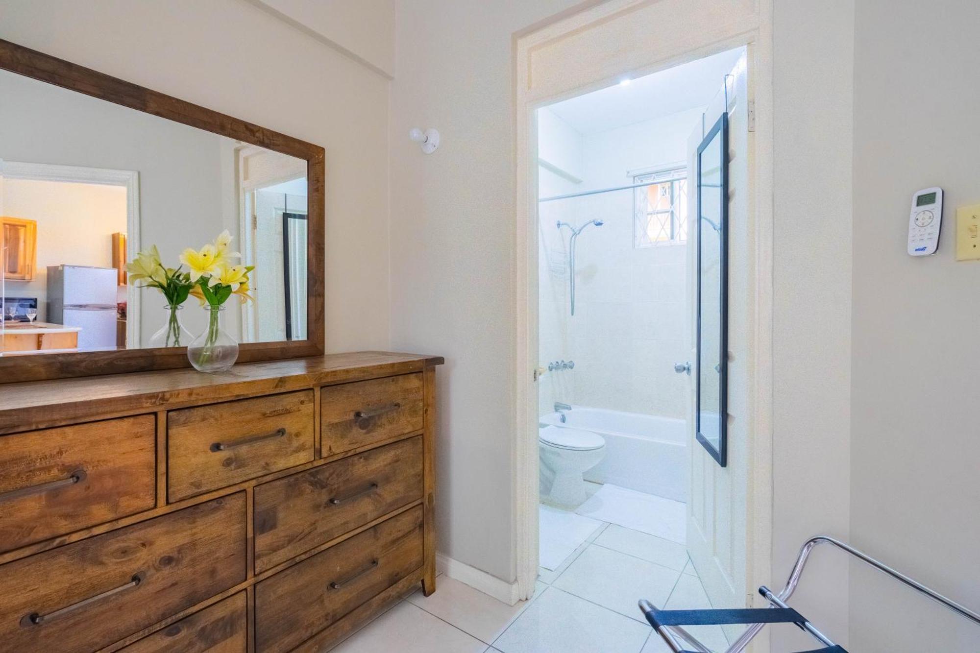 Musgrave Annex- Comfy 1 Bedroom Apartment On The Ground Floor Kingston Esterno foto