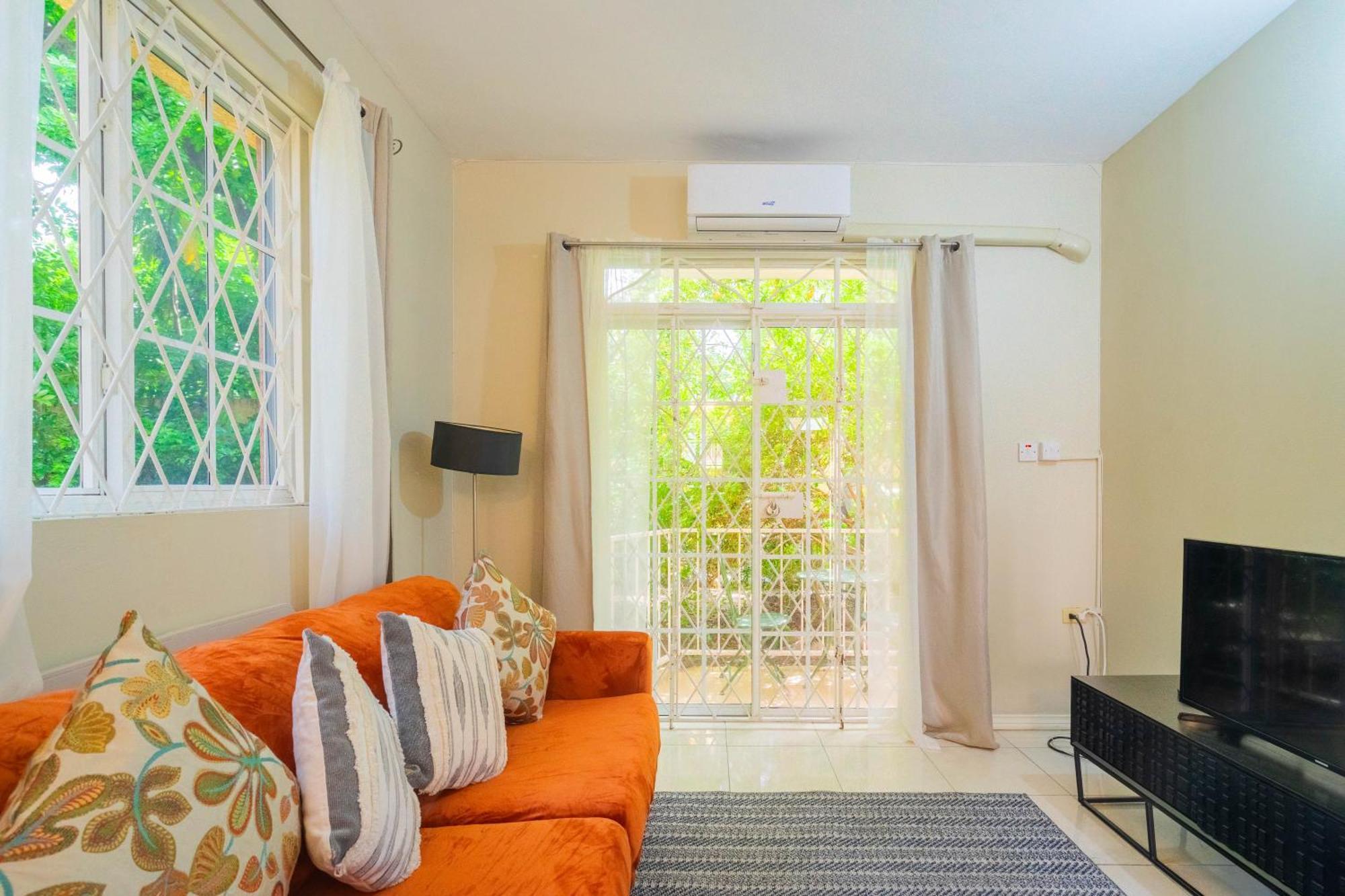 Musgrave Annex- Comfy 1 Bedroom Apartment On The Ground Floor Kingston Esterno foto